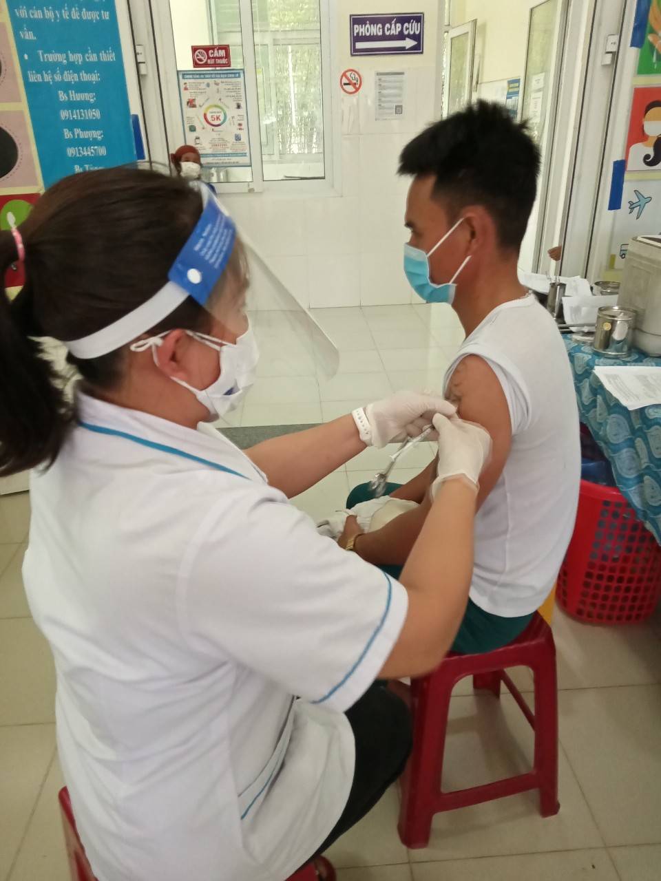 Tiếp tục triển khai chiến dịch tiêm Vắc xin phòng Covid-19