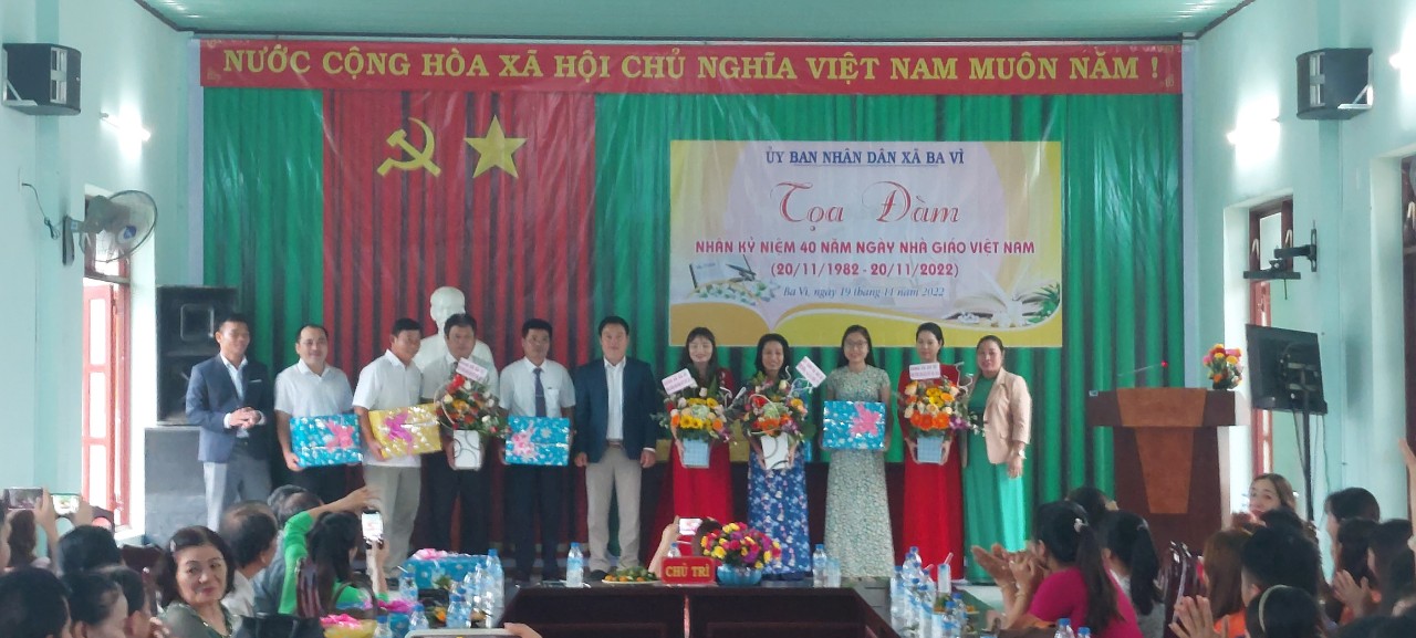 UBND xã Ba Vì tổ chức Tọa đàm nhân kỷ niệm 40 năm Ngày Nhà giáo Việt Nam (20/11/1982-20/11/2022)