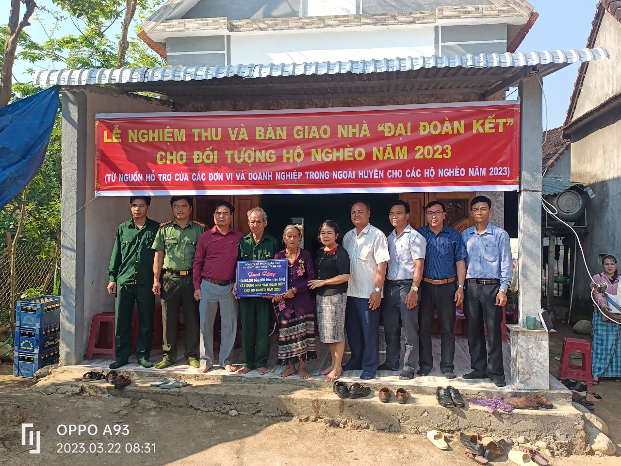 Ủy ban Mặt trận Tổ quốc Việt Nam huyện Ba Tơ tổ chức nghiệm thu và bàn giao nhà “Đại đoàn kết” cho hộ gia đình chính sách có hoàn cảnh đặc biệt khó khăn tại xã Ba Vì